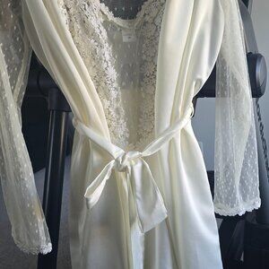 Flora Nikrooz- Showstopper Charmeuse chemise and robe. XS